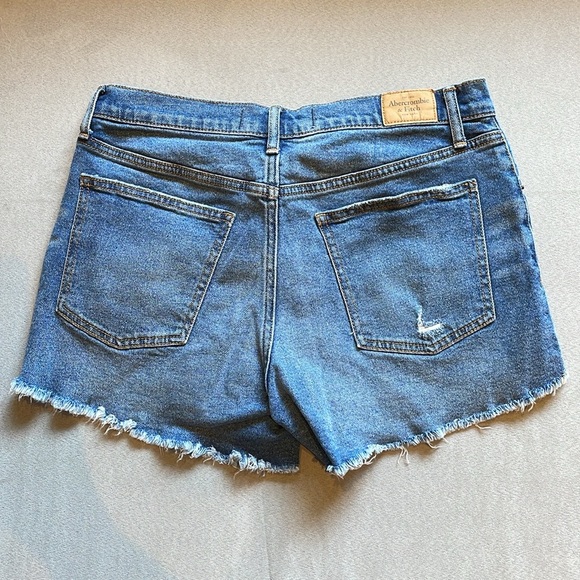 Abercrombie & Fitch Boyfriend Shorts - Picture 4 of 5